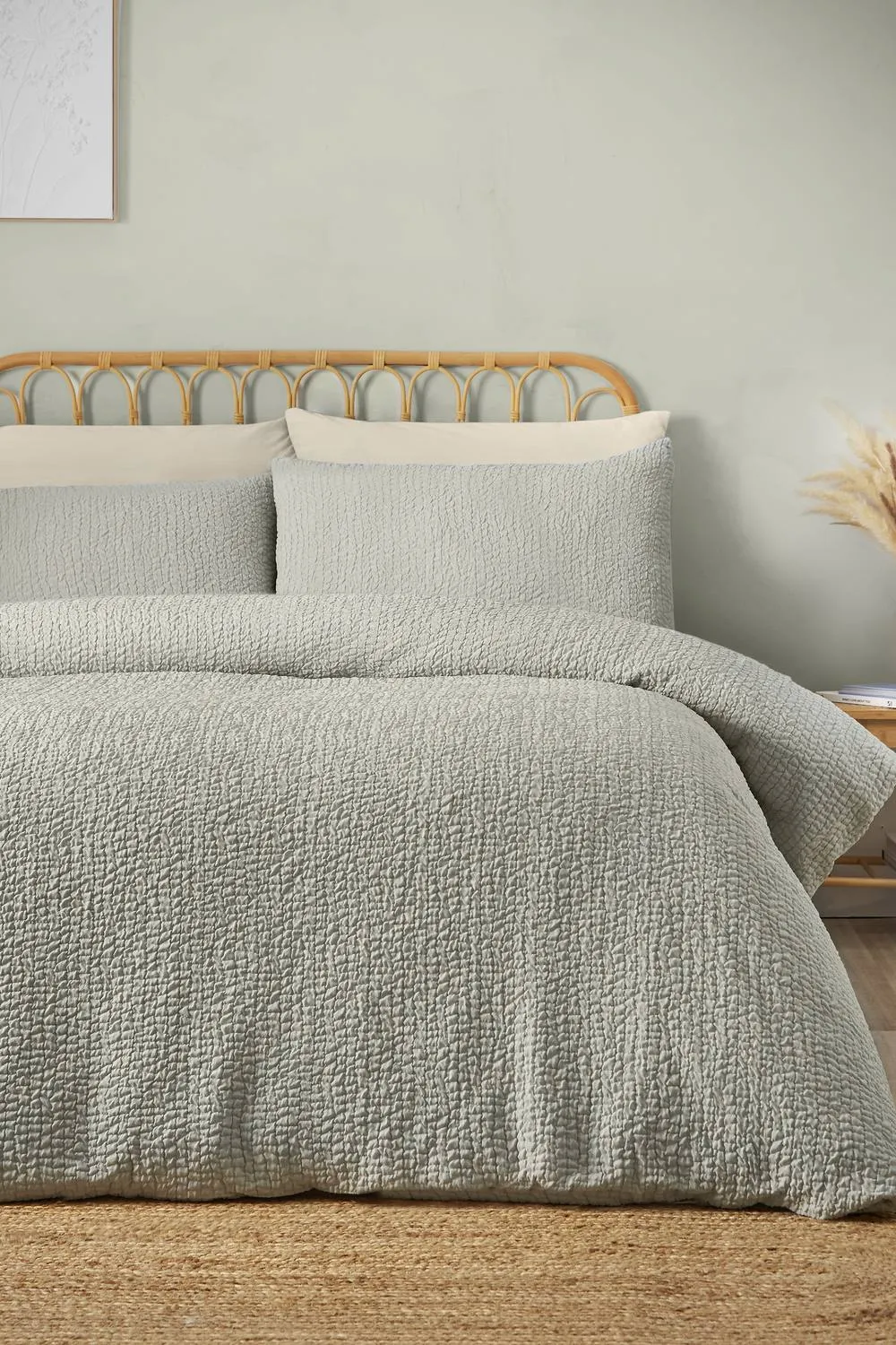 Catherine Lansfield Crinkle Seersucker Duvet Cover Set in Green