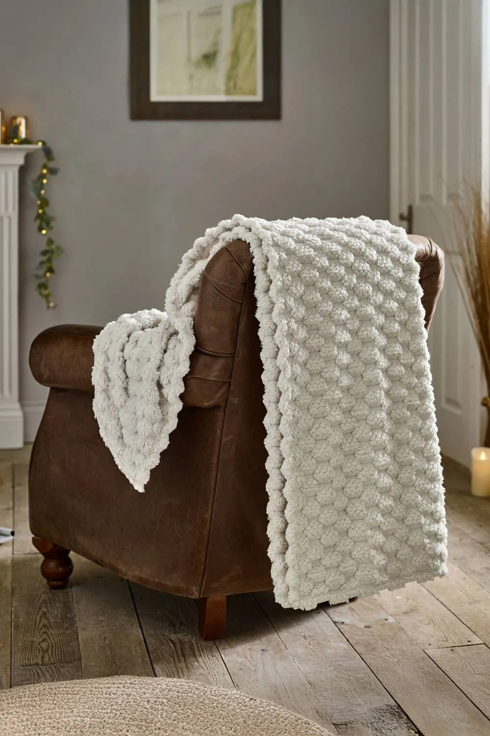 Deyongs Featherstone SuperSoft Textured Extra Warm Luxury Throw 130x170cm in Silver