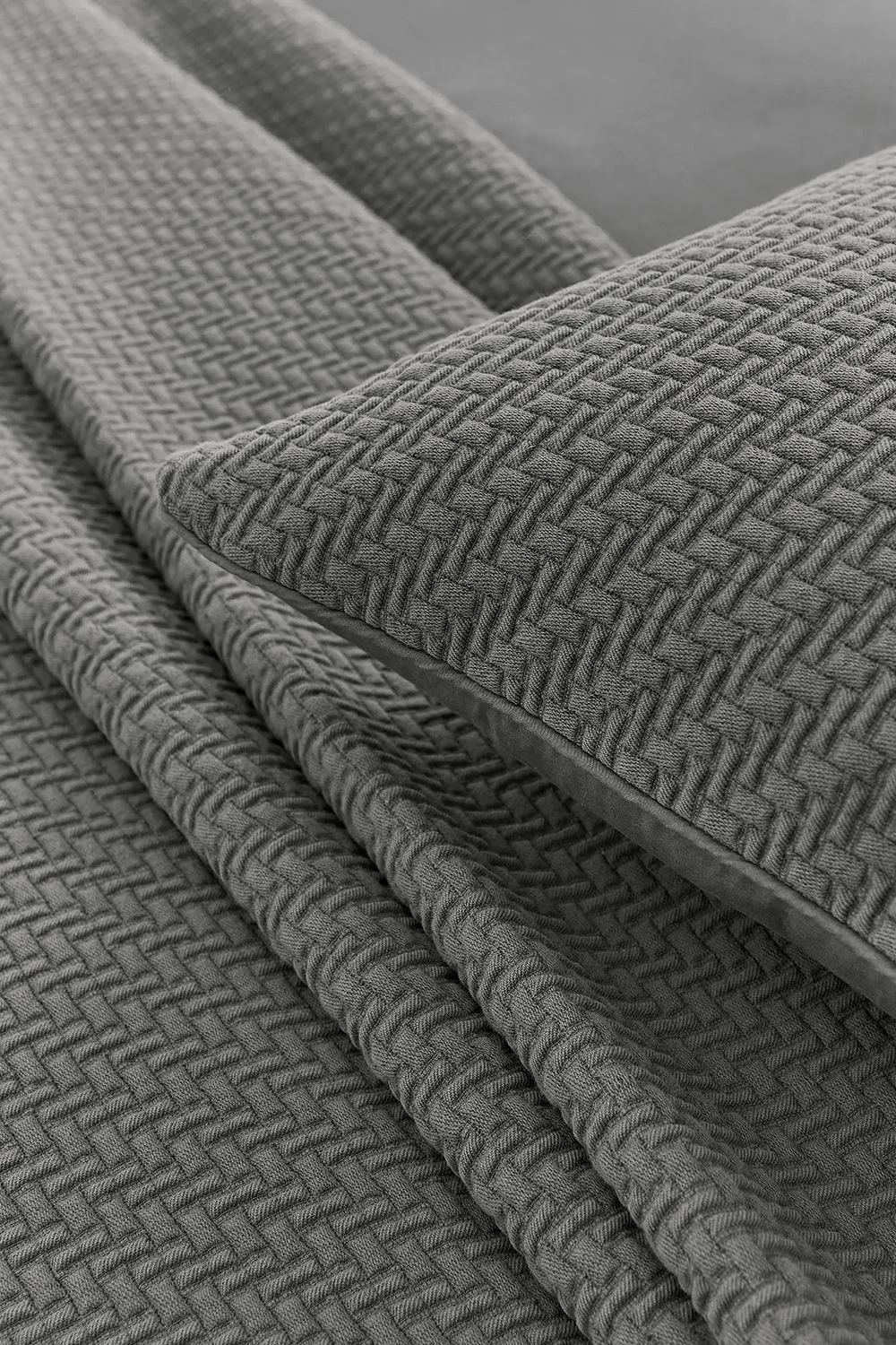 1951 'Andaz' Cotton Pillow Sham in Charcoal 3