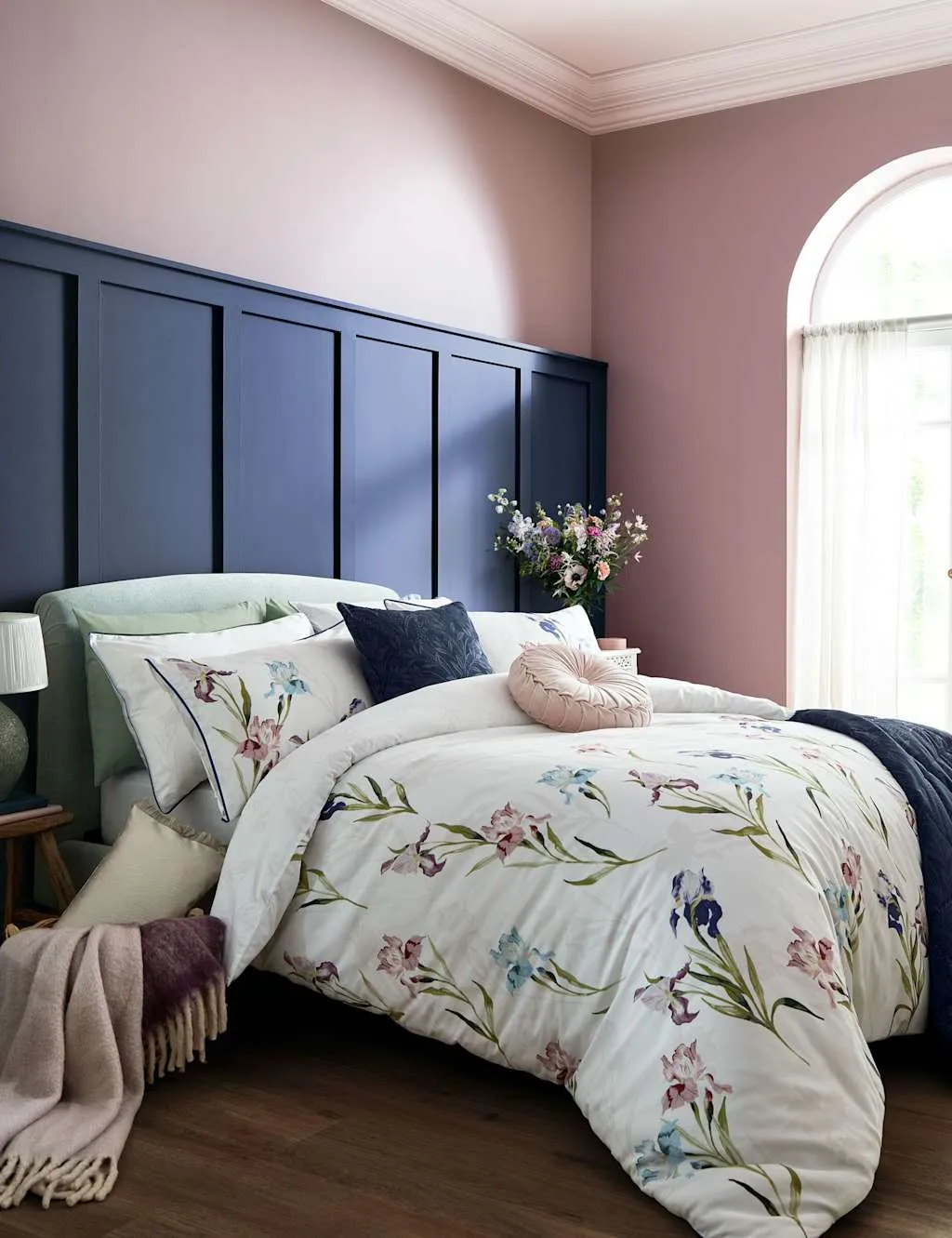 Laura Ashley Pure Cotton Sateen Hawling Irises Bedding Set Purple Mix