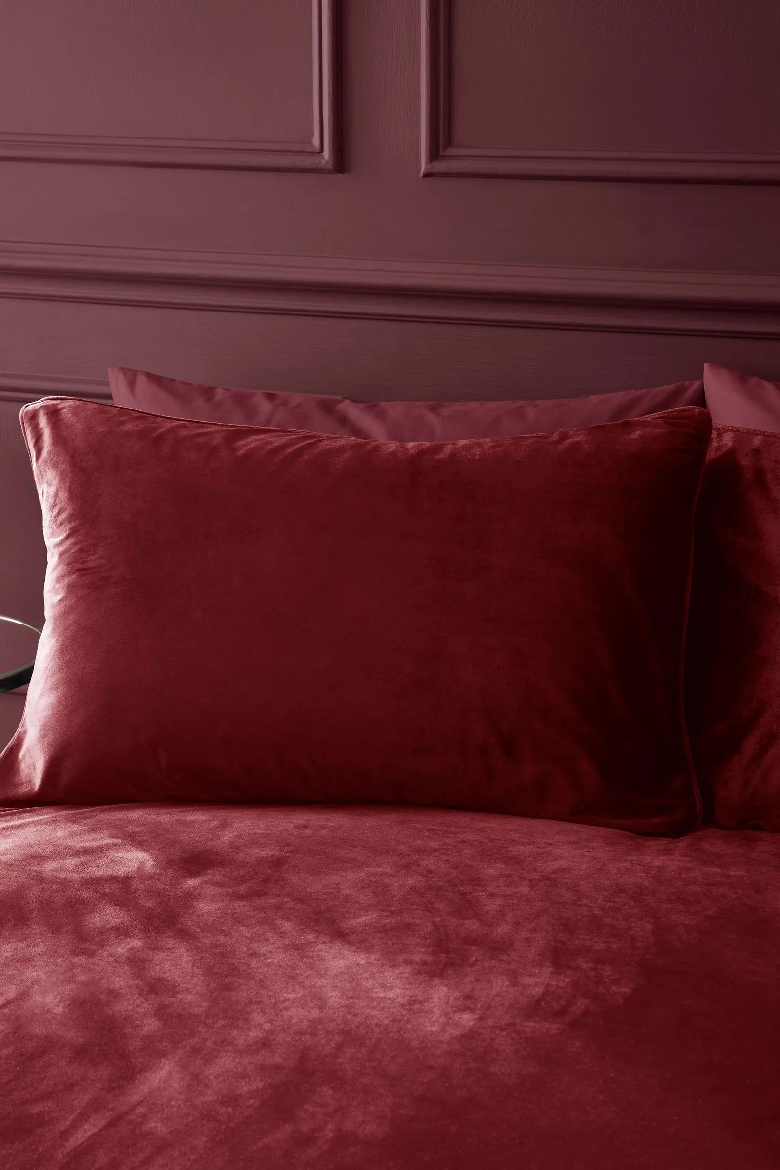 Catherine Lansfield 'Kingsley' Soft Matt Velvet Duvet Cover Set in Raspberry 2