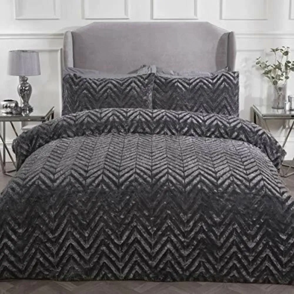 Smart Living Luxury Chevron Airblown Faux Fur Duvet Cover with Pillowcases in Charcoal