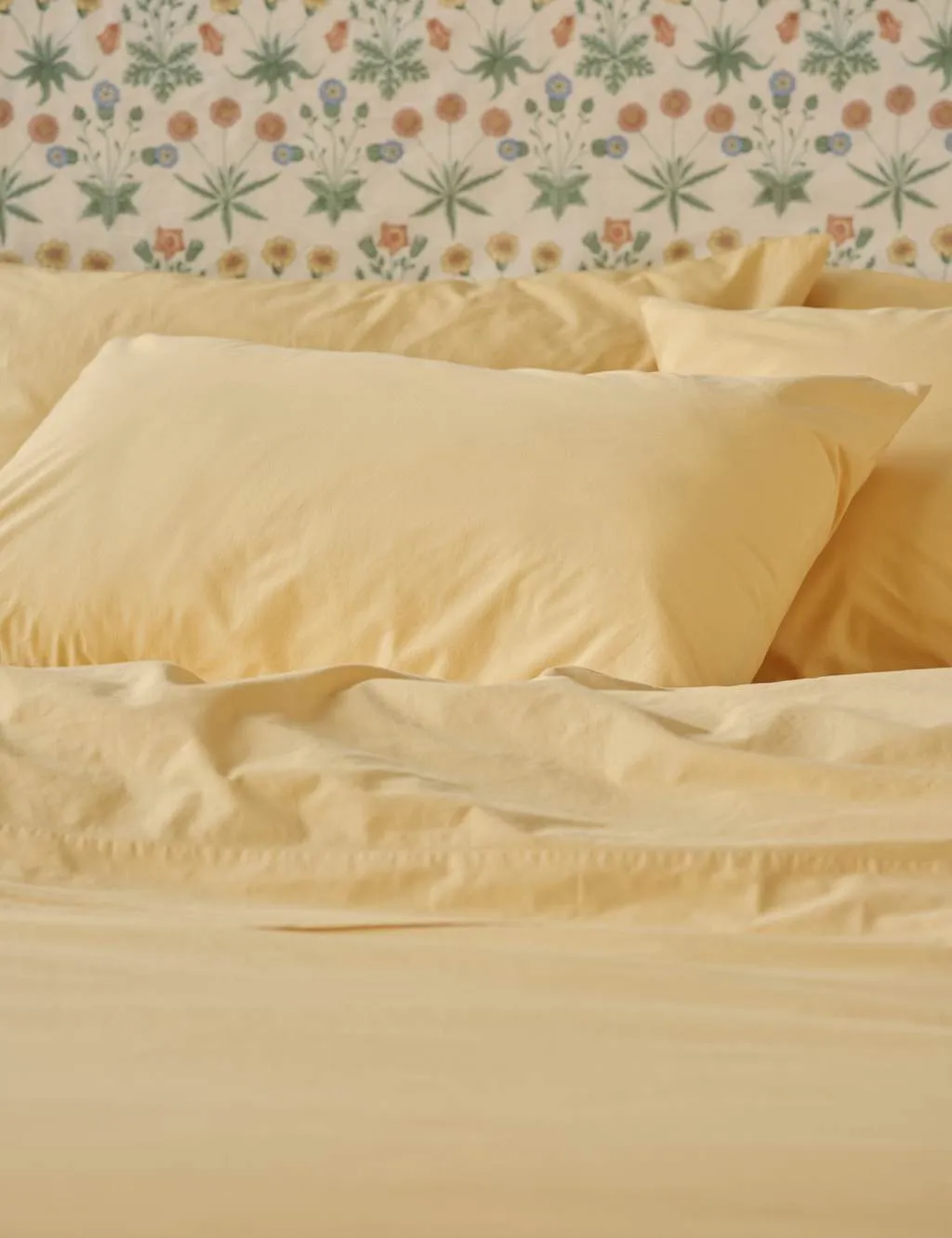 Piglet In Bed 2 Pack Washed Cotton Pillowcases Yellow Mix