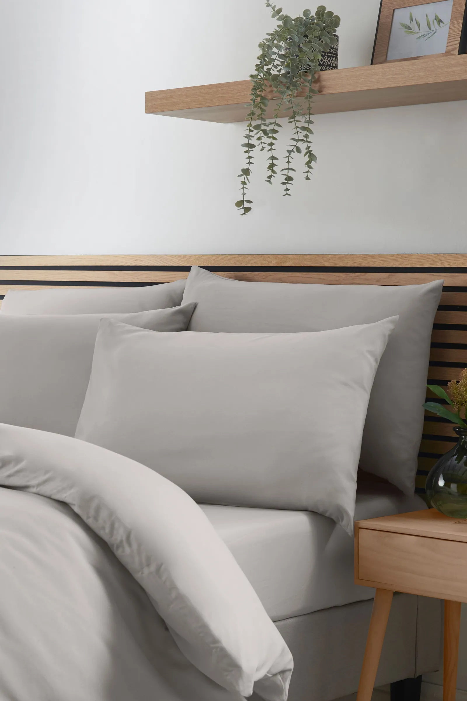 Catherine Lansfield So Soft Non Iron Duvet Cover Set in Grey 2