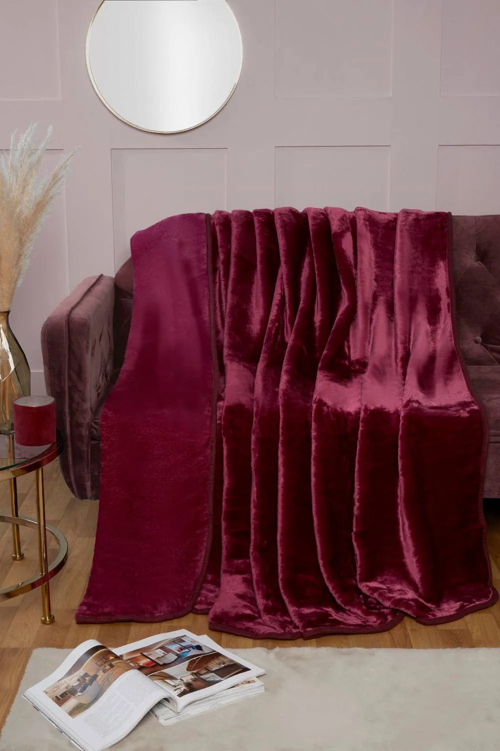 Rapport Home Dyed Mink Faux Fur Polyester Super Soft Cosy Plain Throw in Aubergine