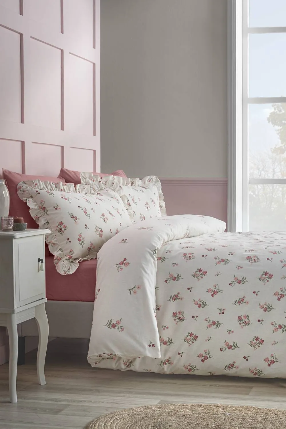 Catherine Lansfield Brushed Ditsy Floral Cotton Reversible Duvet Cover Set in Pink 1