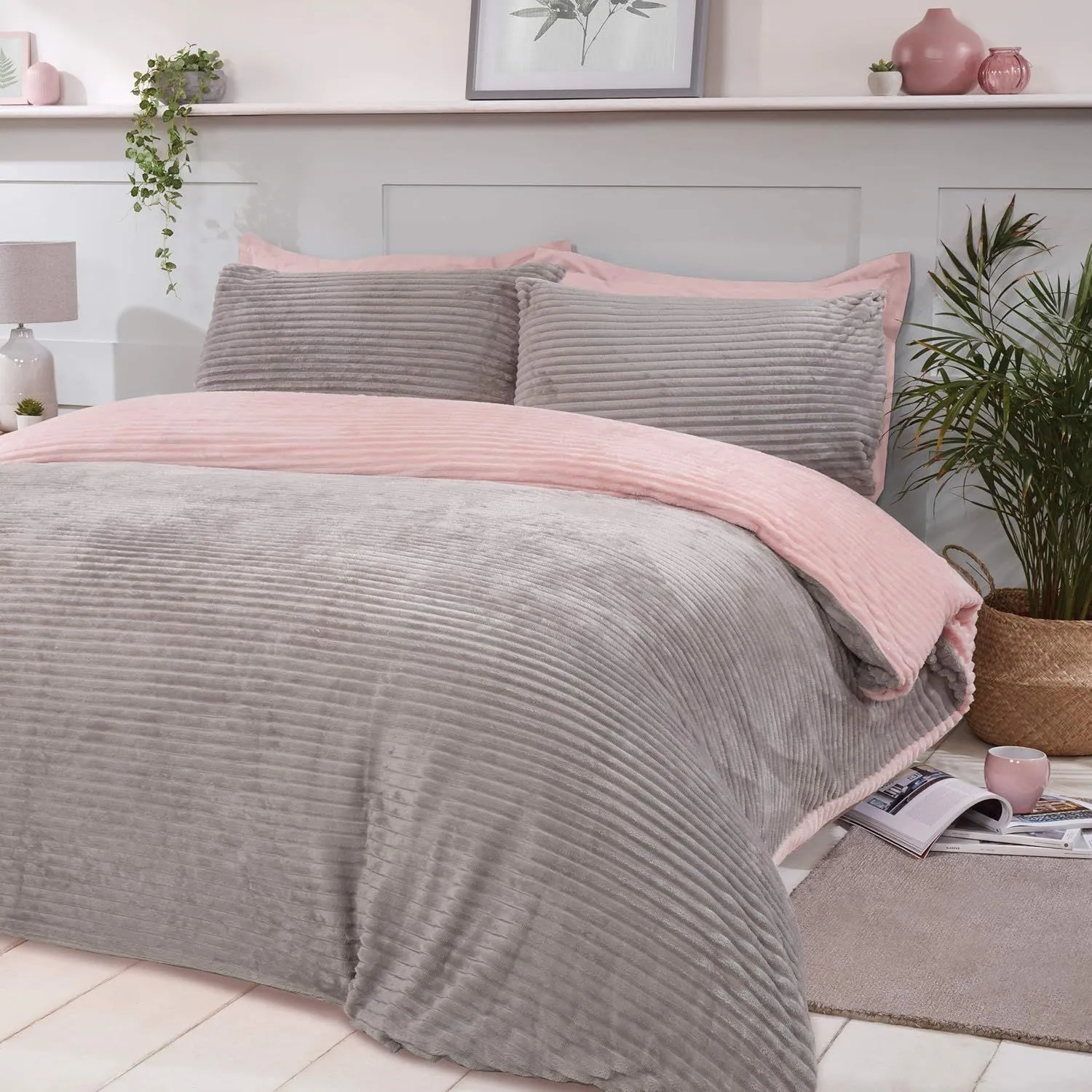 Smart Living Luxurious Reversible Sparkle Ribbed Fleece Duvet Cover with Pillowcases in Pink 2