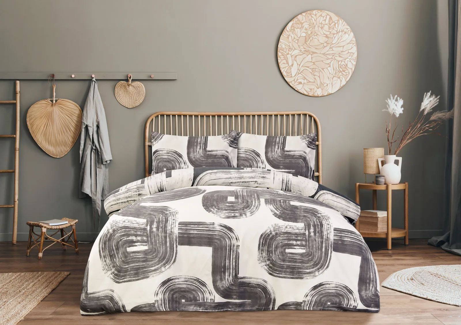 Smart Living Luxury Super Soft Reversible Elemental Geo Duvet Cover with Pillowcase in Black