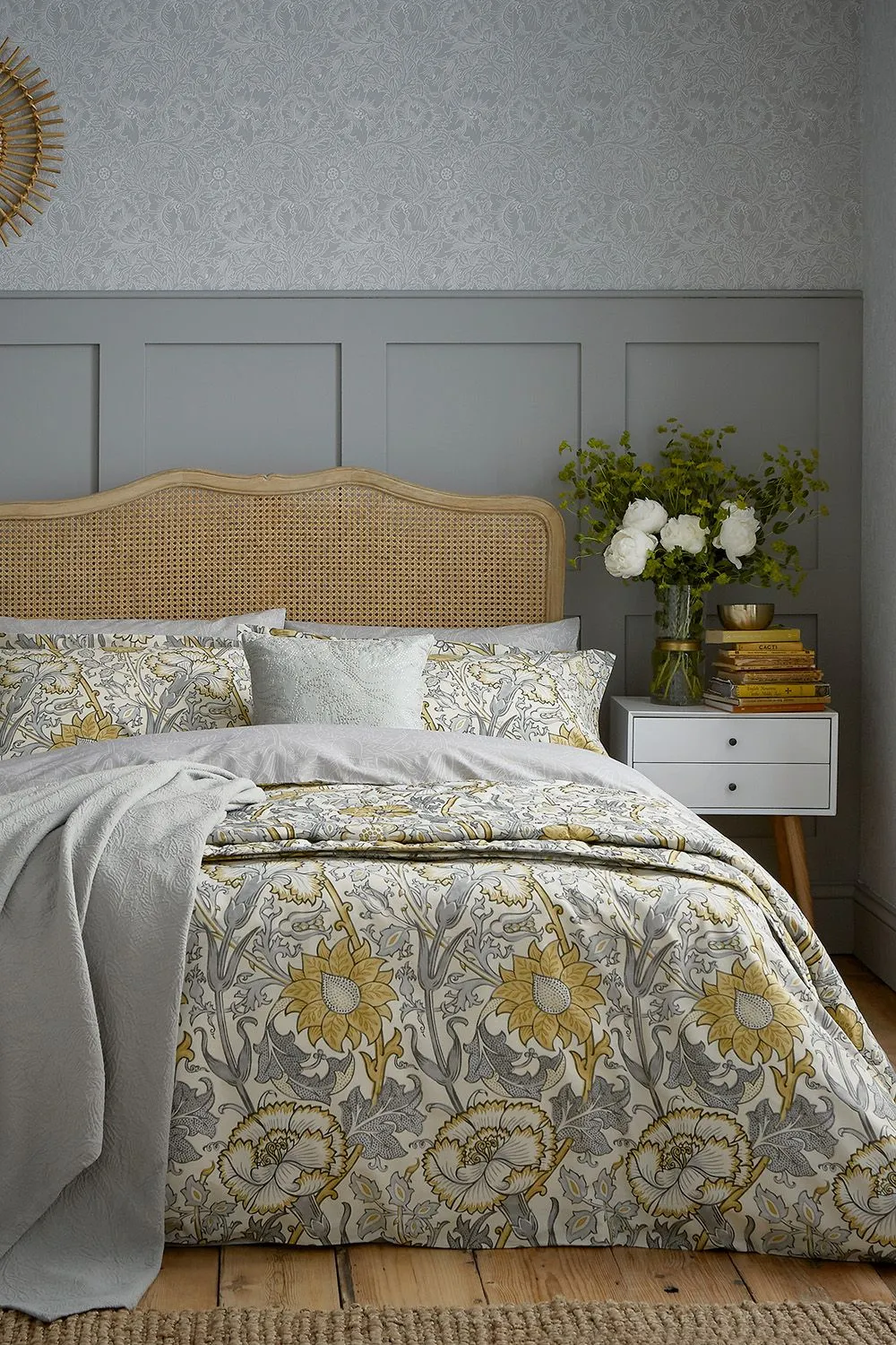 Morris & Co 'Pink & Rose' Cotton Duvet Cover Set in Grey