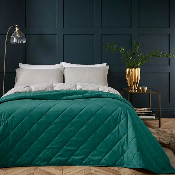 Castleton Quilted Bedspread 1