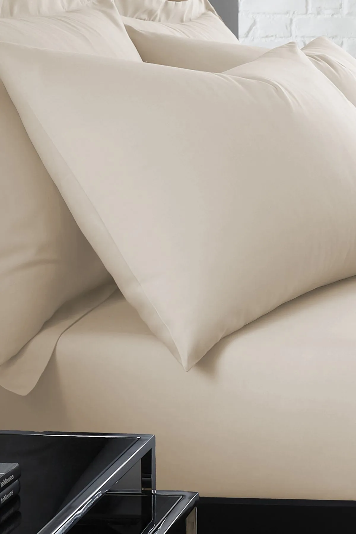 Serene 'Plain Dyed' Soft Touch Pair of Housewife Pillowcases in Light Pink
