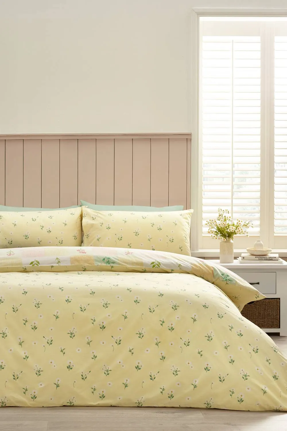 Catherine Lansfield 'Daisy Patchwork' Reversible Duvet Cover Set 2