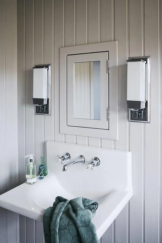 Netlighting Cambridge 1 Light Bathroom Wall Light Polished Chrome IP44 G9 in Grey 2