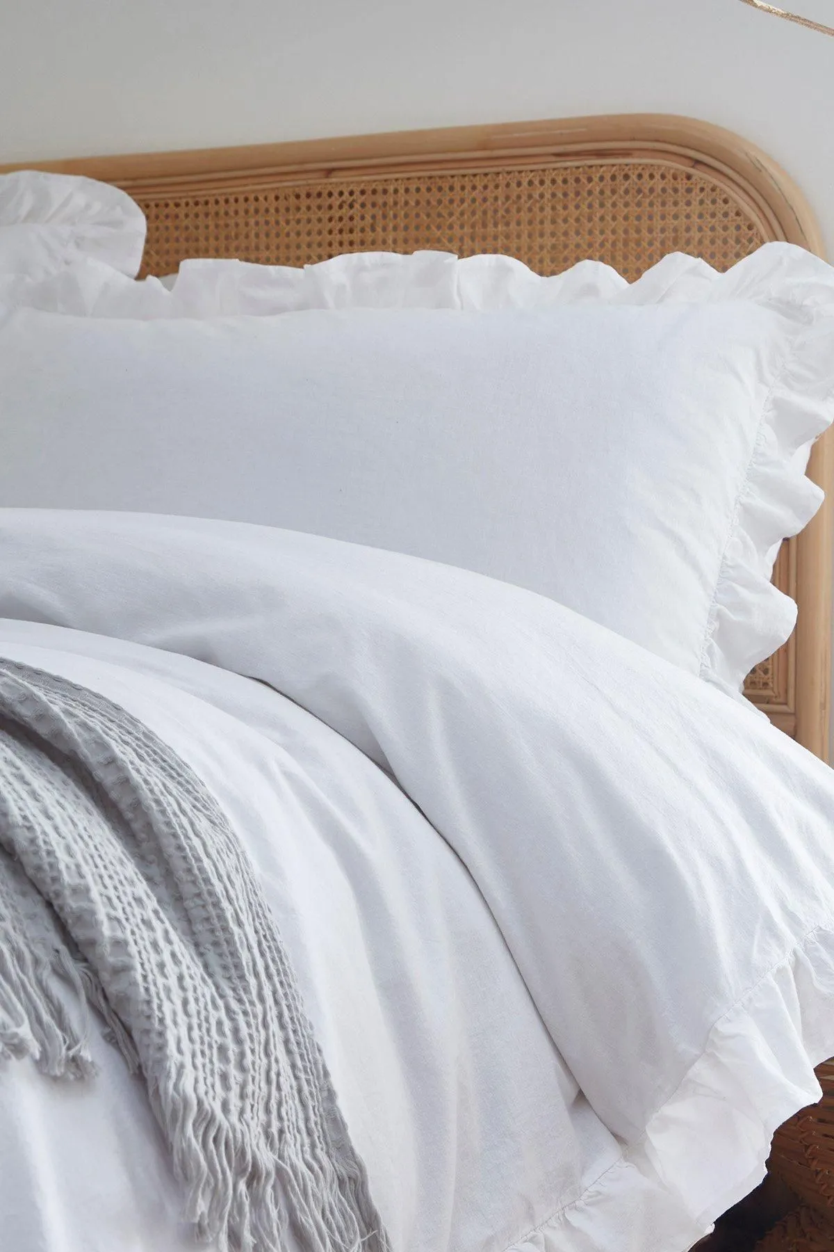 Appletree 'Cassia Frill' 100% Cotton Relaxed Look Duvet Cover Set in White 3