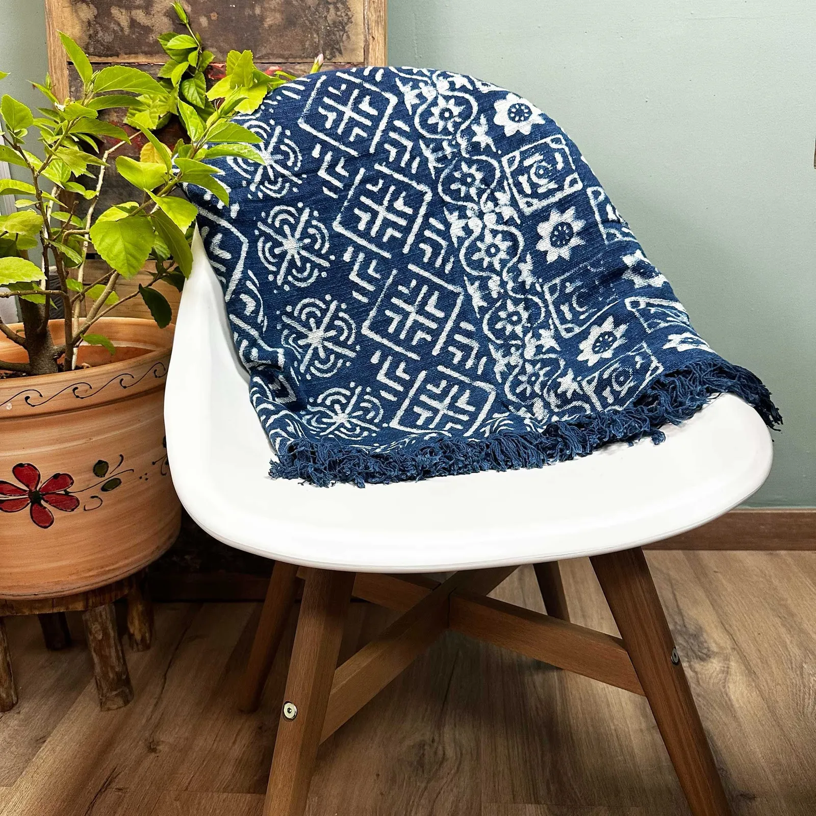 KDMD Handmade Indigo Throw - 170x120cm - Desi Stripes in Blue