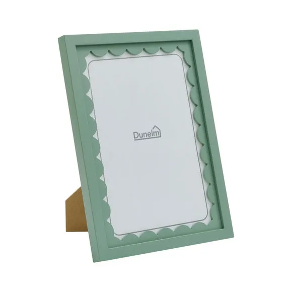 Remi Scalloped Photo Frame 3