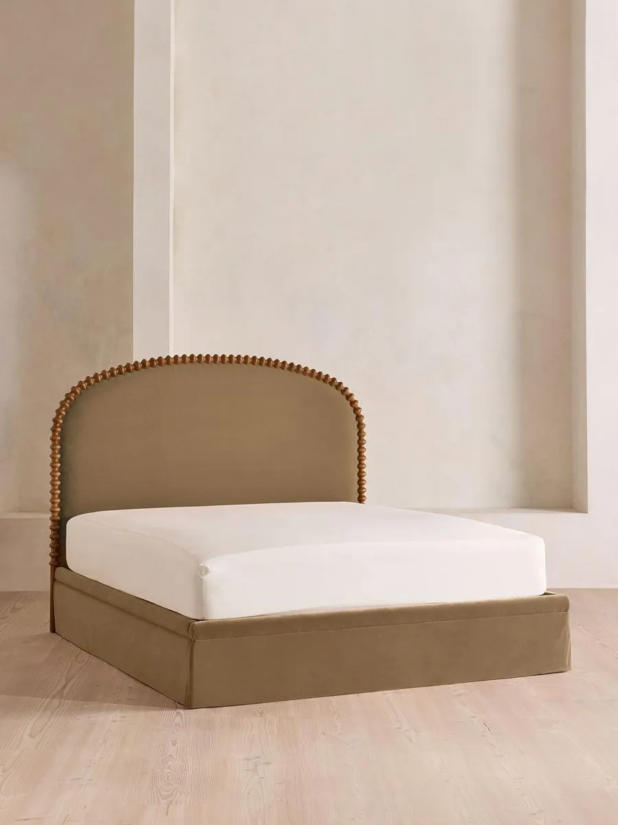 Mika Bed, King, Velvet, Truffle