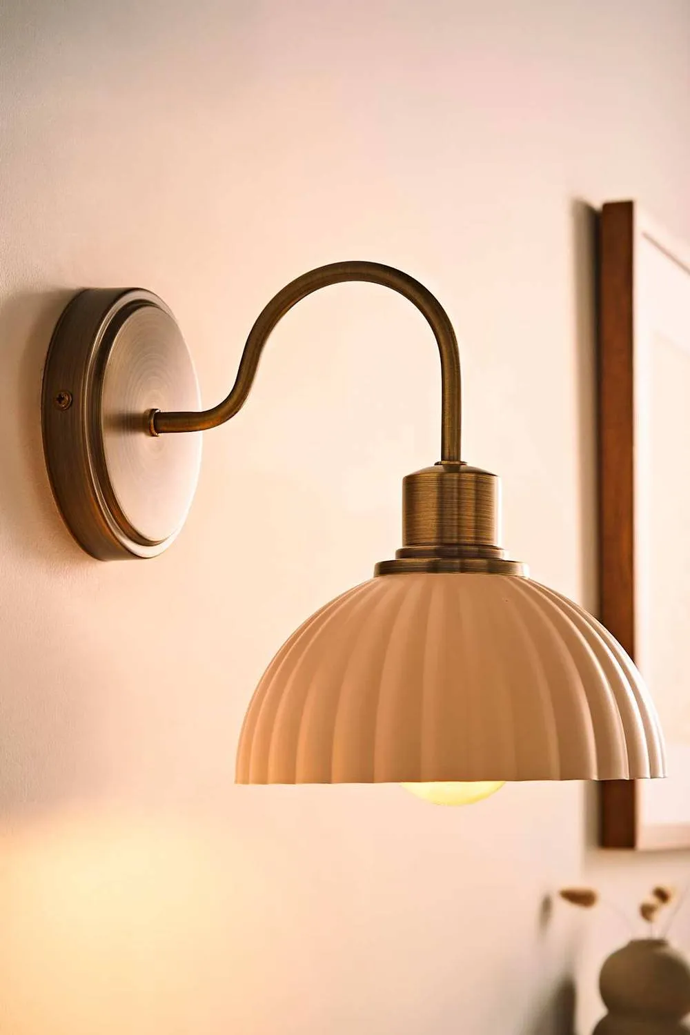 ValueLights Bourton Pair of Cream Ribbed Dome Wall Lights & Bulbs in Gold 2