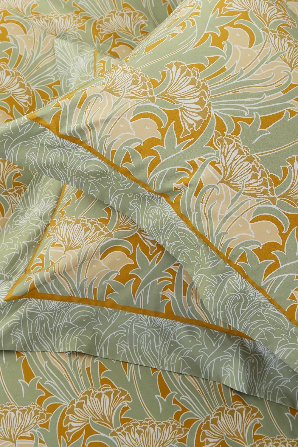 Morris & Co 'Laceflower' Cotton Duvet Cover Set in Green 5
