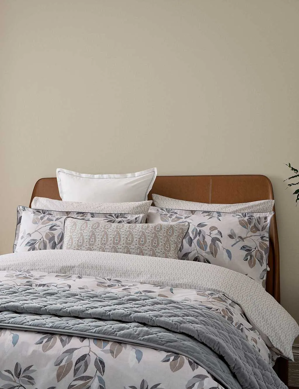 Bedeck of Belfast 2 Pack Pure Cotton Albany/Danza Pillowcases Light Grey