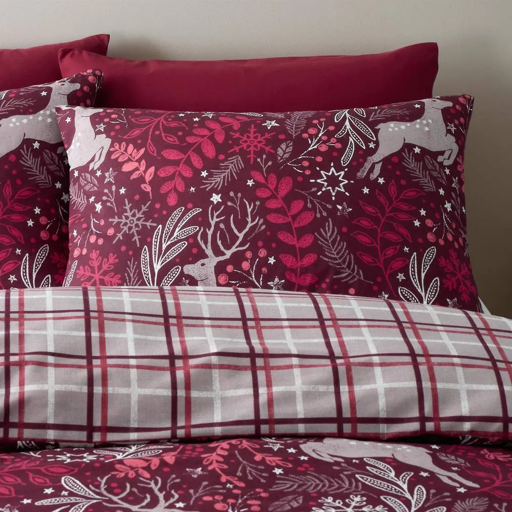 Portfolio Home Winter Stags Christmas Red Duvet Cover Set in Burgundy 3