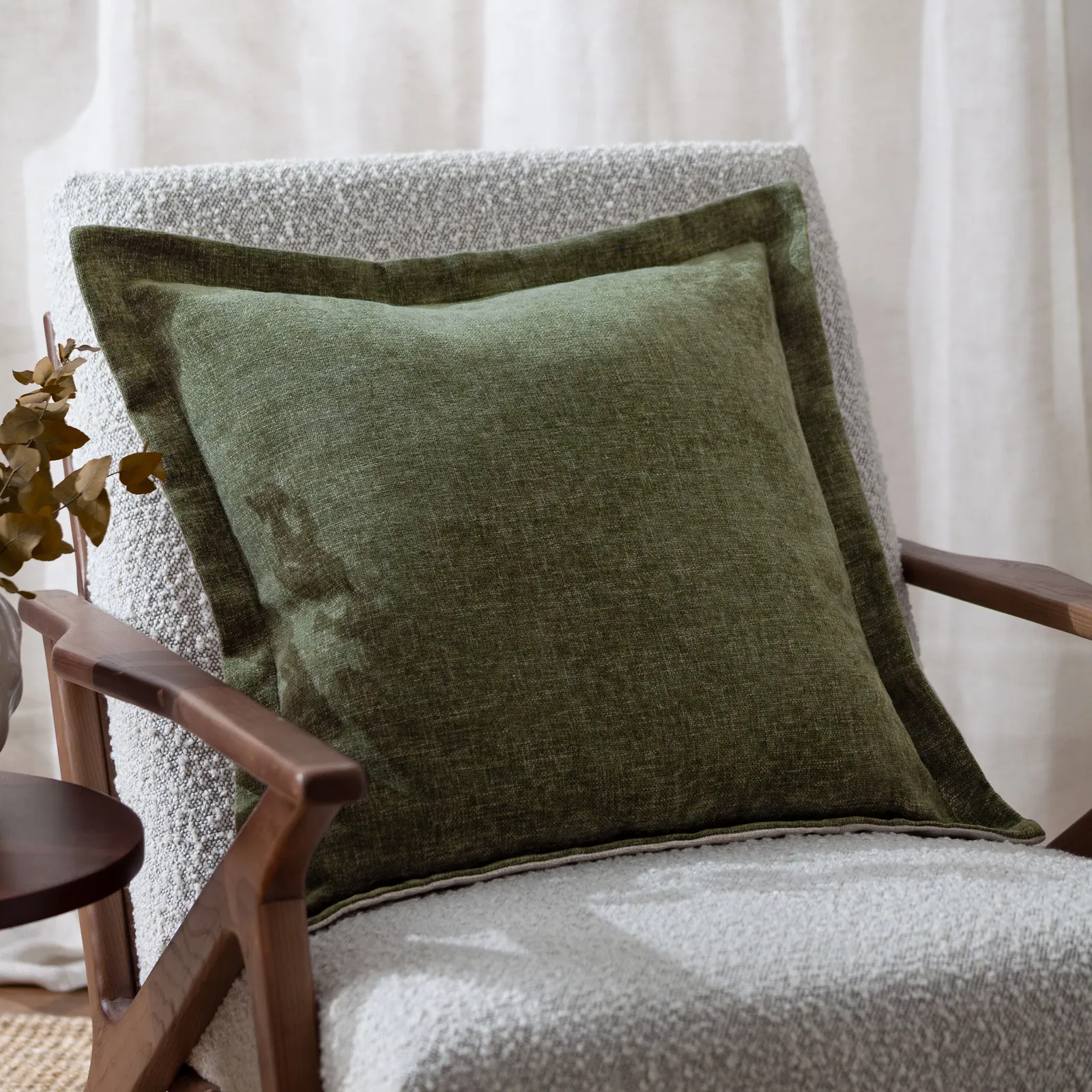 Yard Dune Velvet Chenille Cushion in Dark Green 1