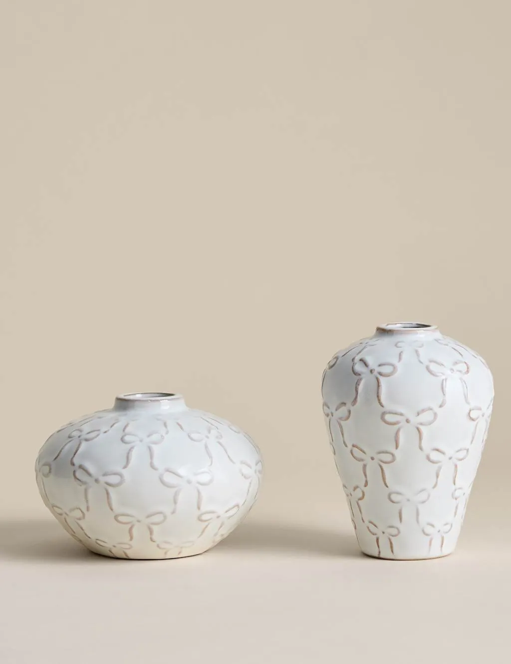 M&S Set of 2 Mini Ceramic Bow Vases White
