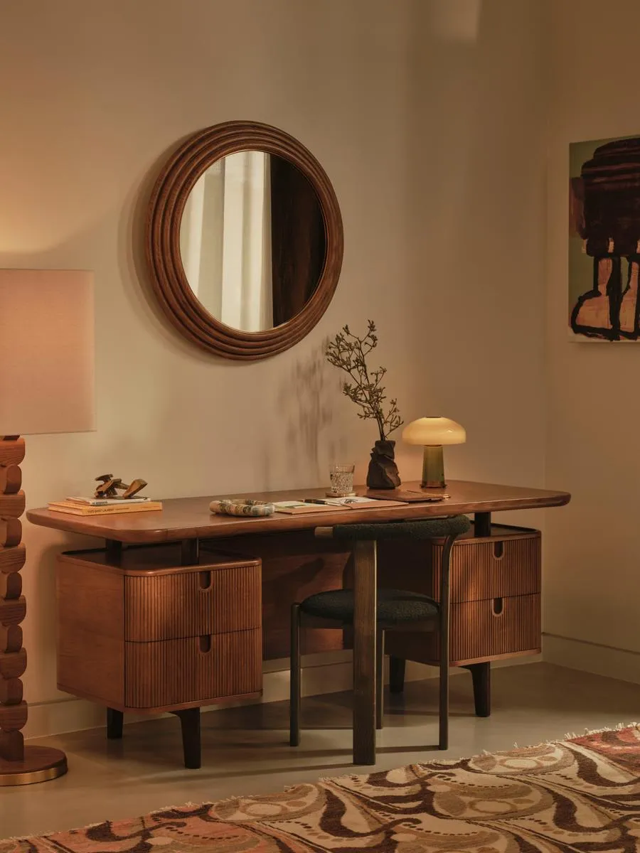 Alvis Desk