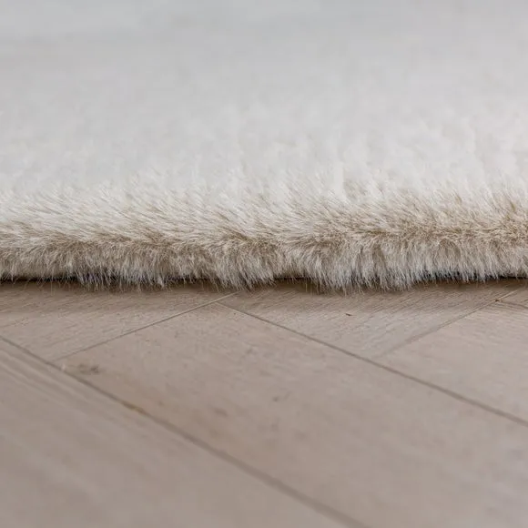 Ivy Luxury Supersoft Faux Fur Rug 4