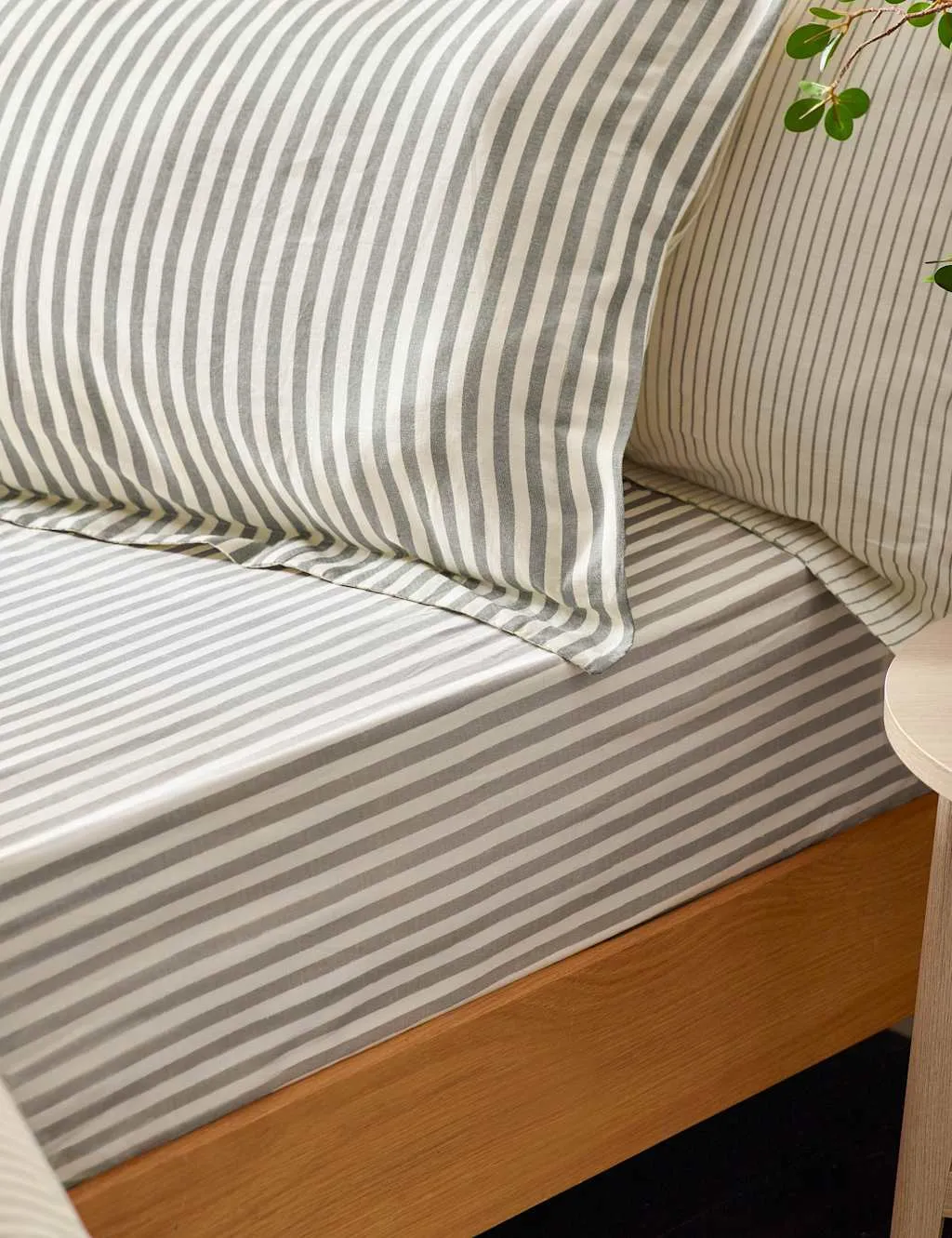 YARD Pure Cotton Striped Fitted Sheet Grey