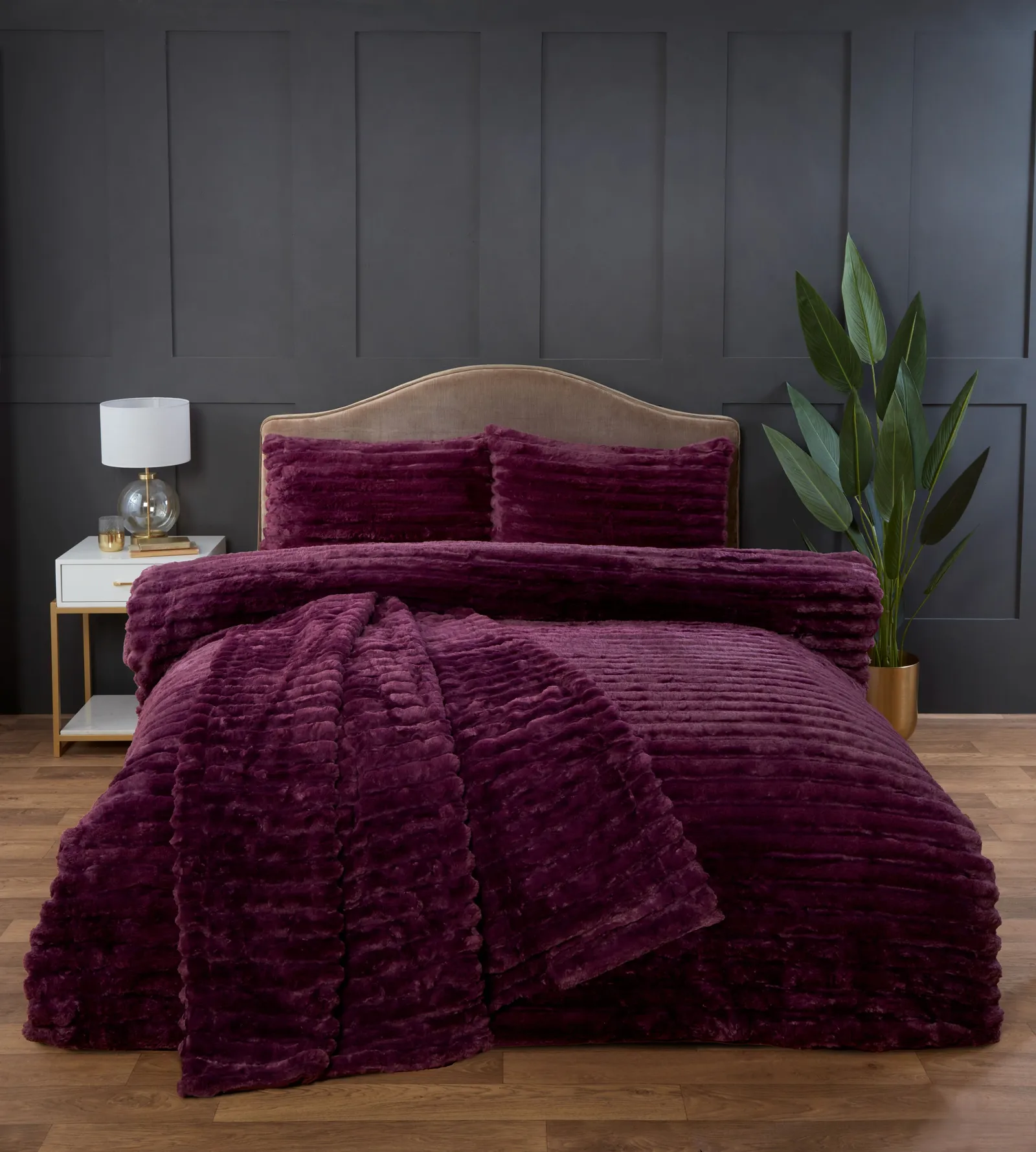 Rapport Home Chunky Ribbed Fur Polyester Soft & Cozy Duvet Cover Set With Pillowcase in Burgundy 4