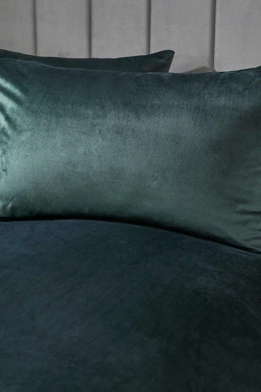 Laurence Llewelyn-Bowen 'Montrose' Luxury Velvet Duvet Cover Set in Bottle Green 3