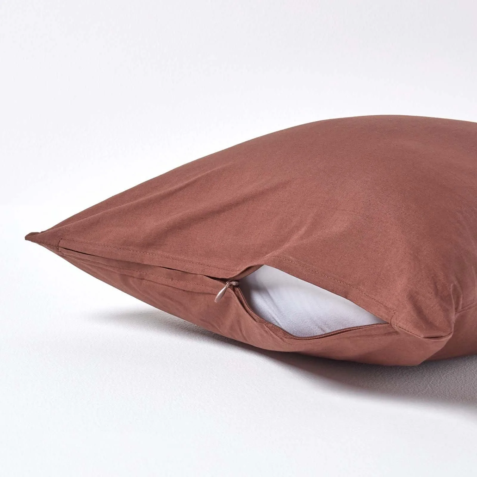 Homescapes Continental Egyptian Cotton Pillowcase 200 TC, 40 x 40 cm in Chocolate 3