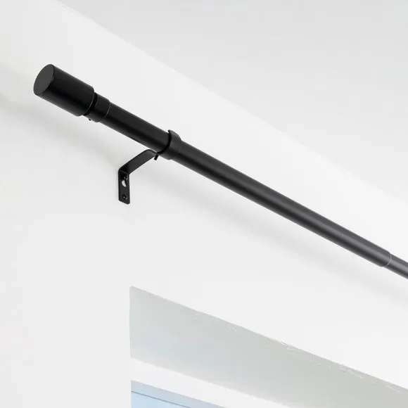 Barrel Extendable Metal Eyelet Curtain Pole 1
