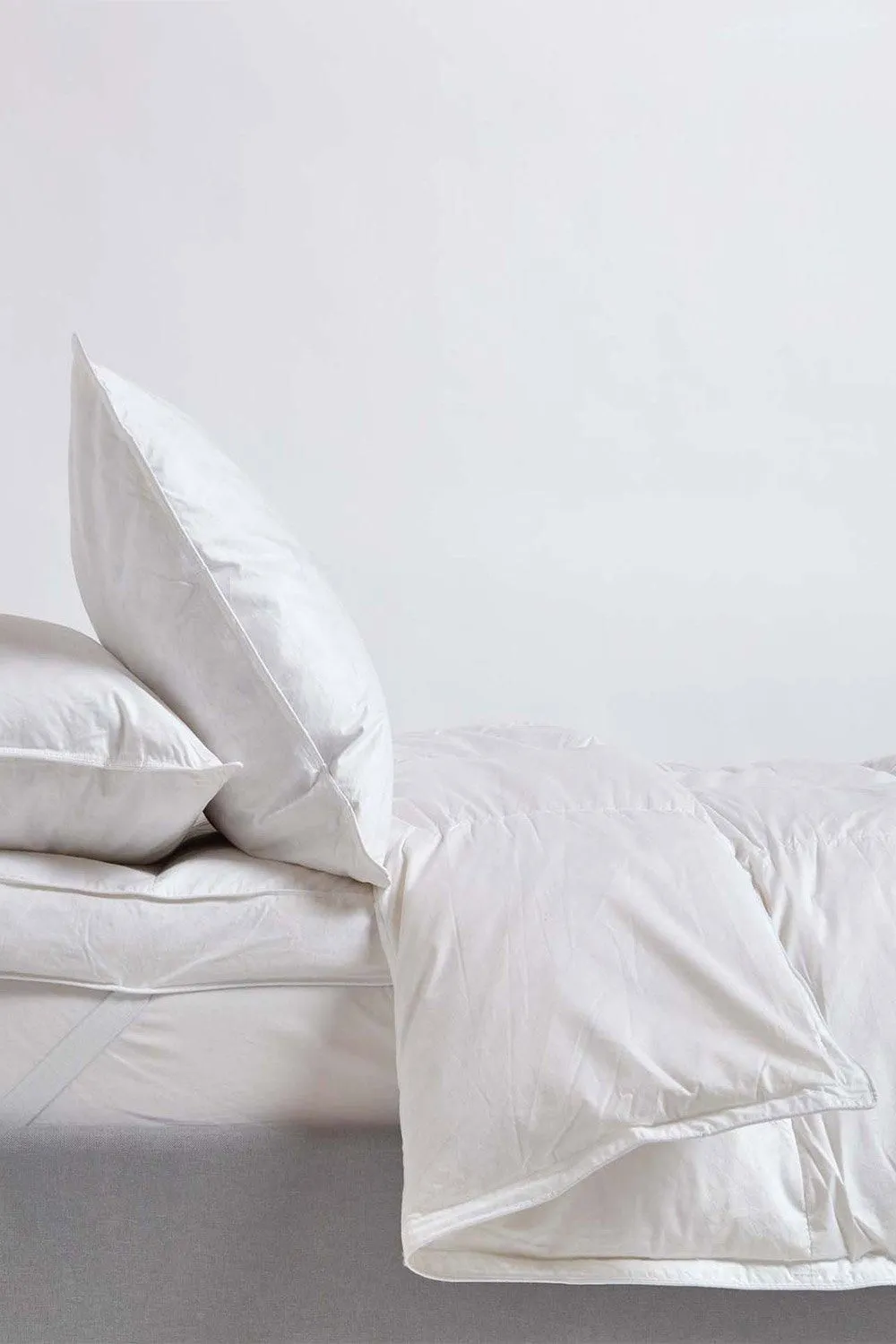 Homescapes Luxury White Duck Down 4.5 Tog Summer Duvet 3