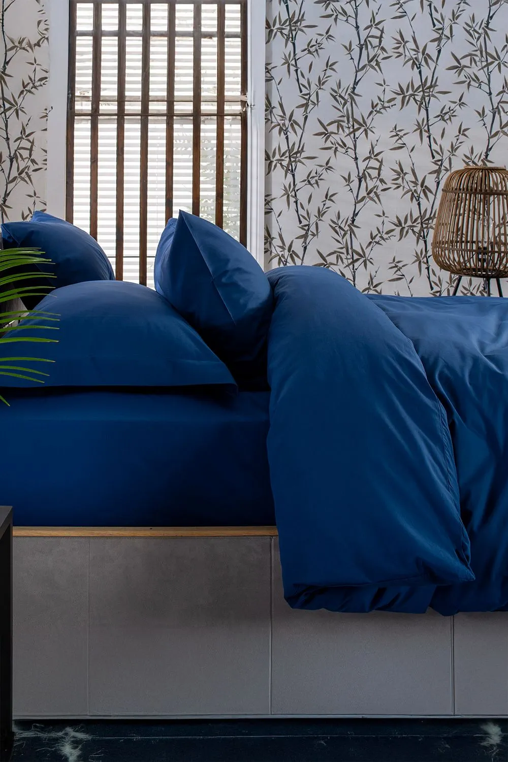 The Lyndon Company Luxury 100% Cotton 200 Thread Count Duvet Cover Set in Navy 3