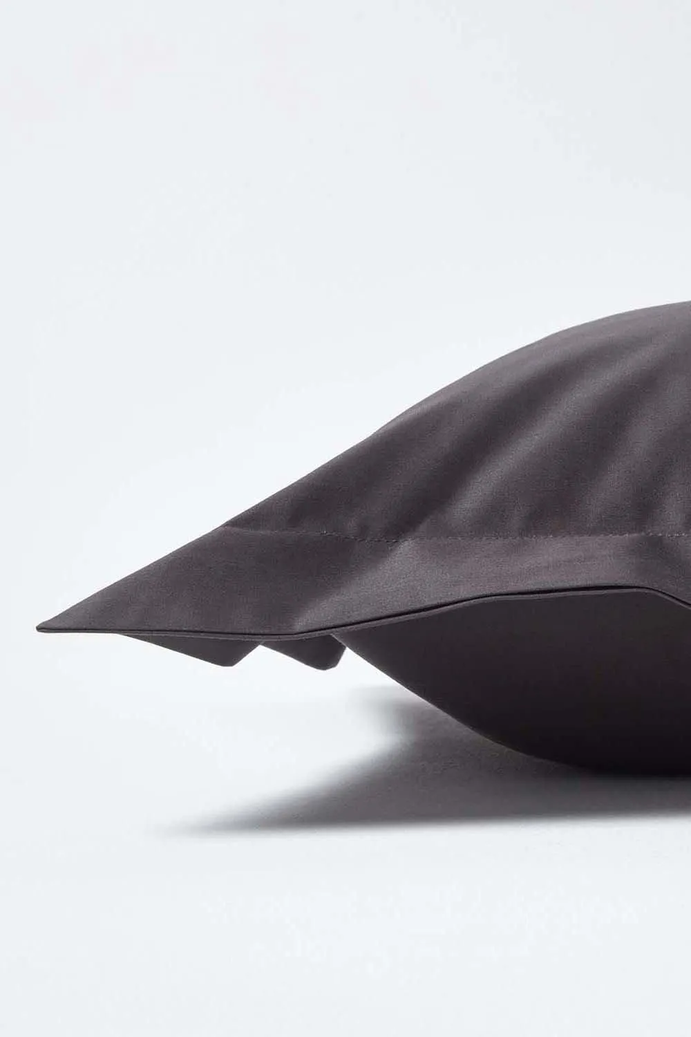 Homescapes Egyptian Cotton Oxford Pillowcase 1000 TC in Dark Grey 2