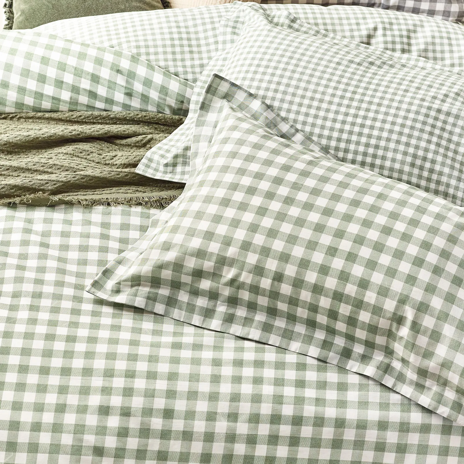Yard Barton Gingham Check Reversible Duvet Cover Set in Green 3