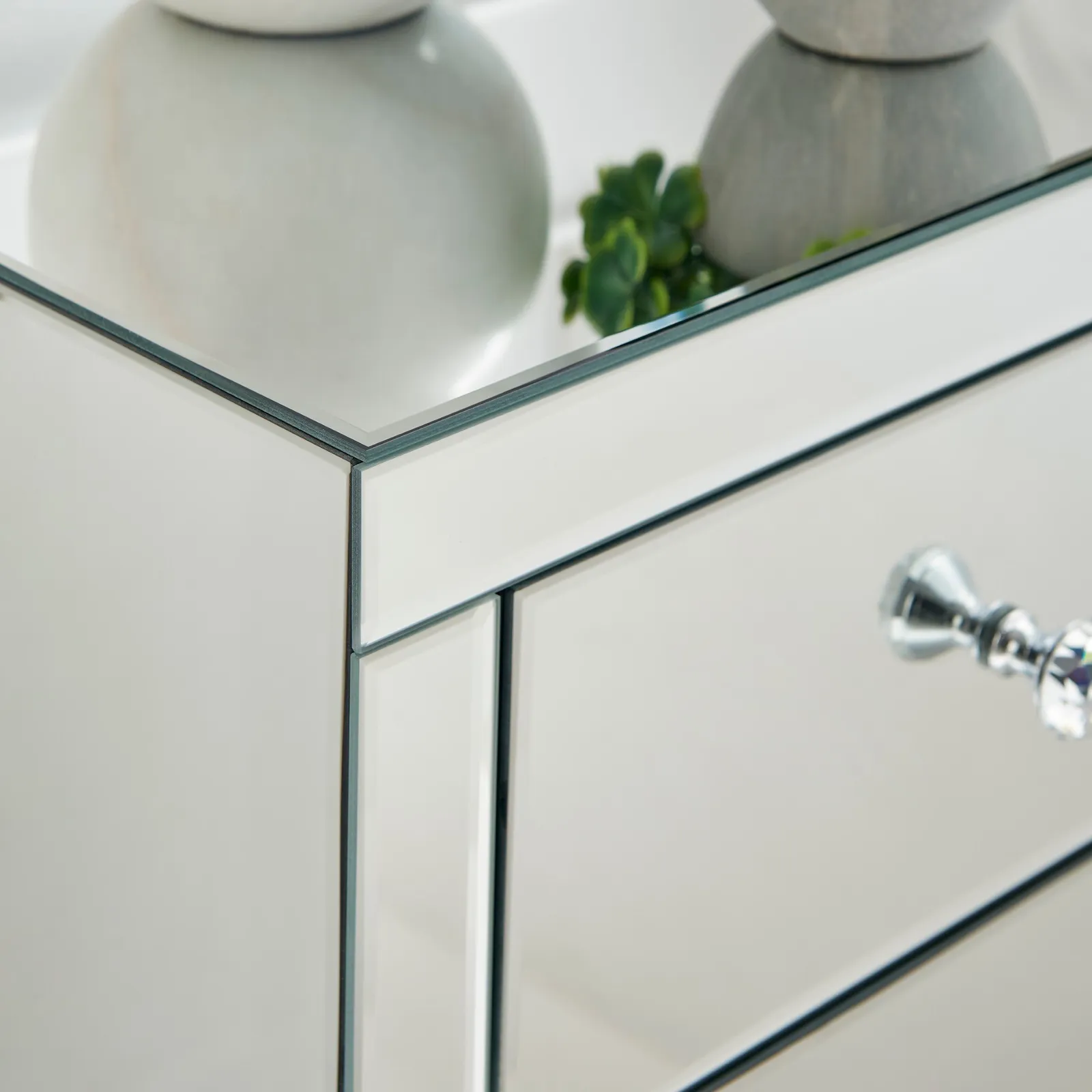 FurnitureboxUK Italian Inspired Contemporary Mirrored 3 Drawer Rectangular Bedside Table with Crystaline Shaped Handles in Silver 5