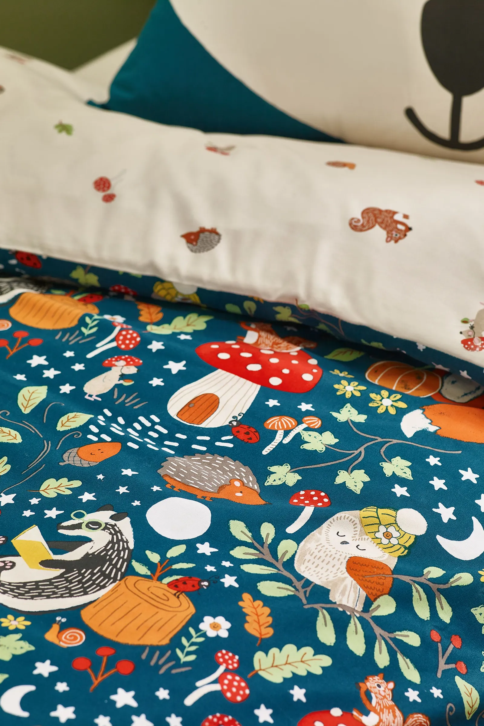Catherine Lansfield 'Fox & Woodland Friends' Reversible Duvet Cover Set in Green 4