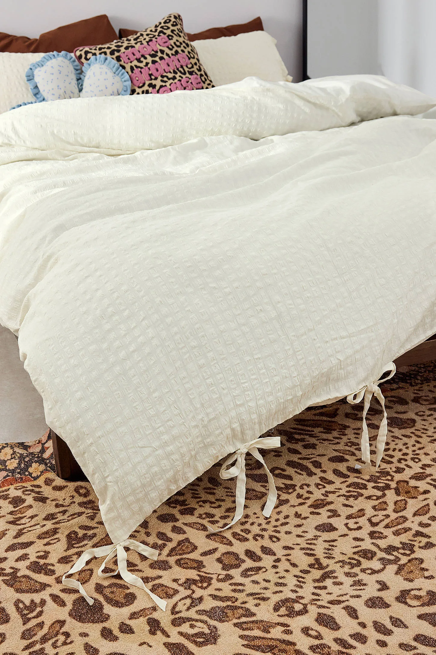 White Seersucker Duvet Set - White 2