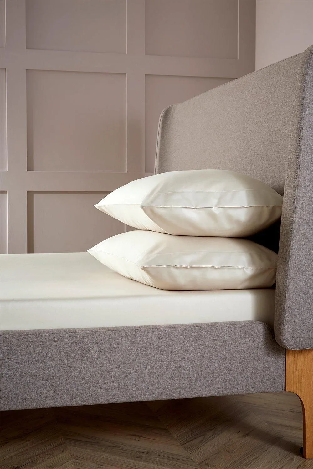 CHRISTY 400TC Luxury Cotton Sateen Plain Dye Bedding Fitted Sheets in Cream 2
