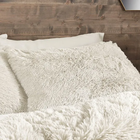 Catherine Lansfield Cuddly Faux Fur Duvet Cover & Pillowcase Set 2