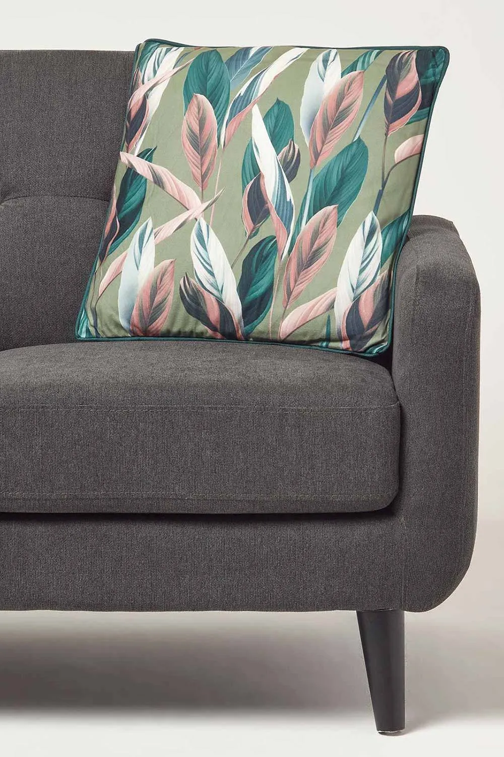 Homescapes Botanical Leaf Cushion 45 x 45 cm OEKO-TEX in Light Green 2