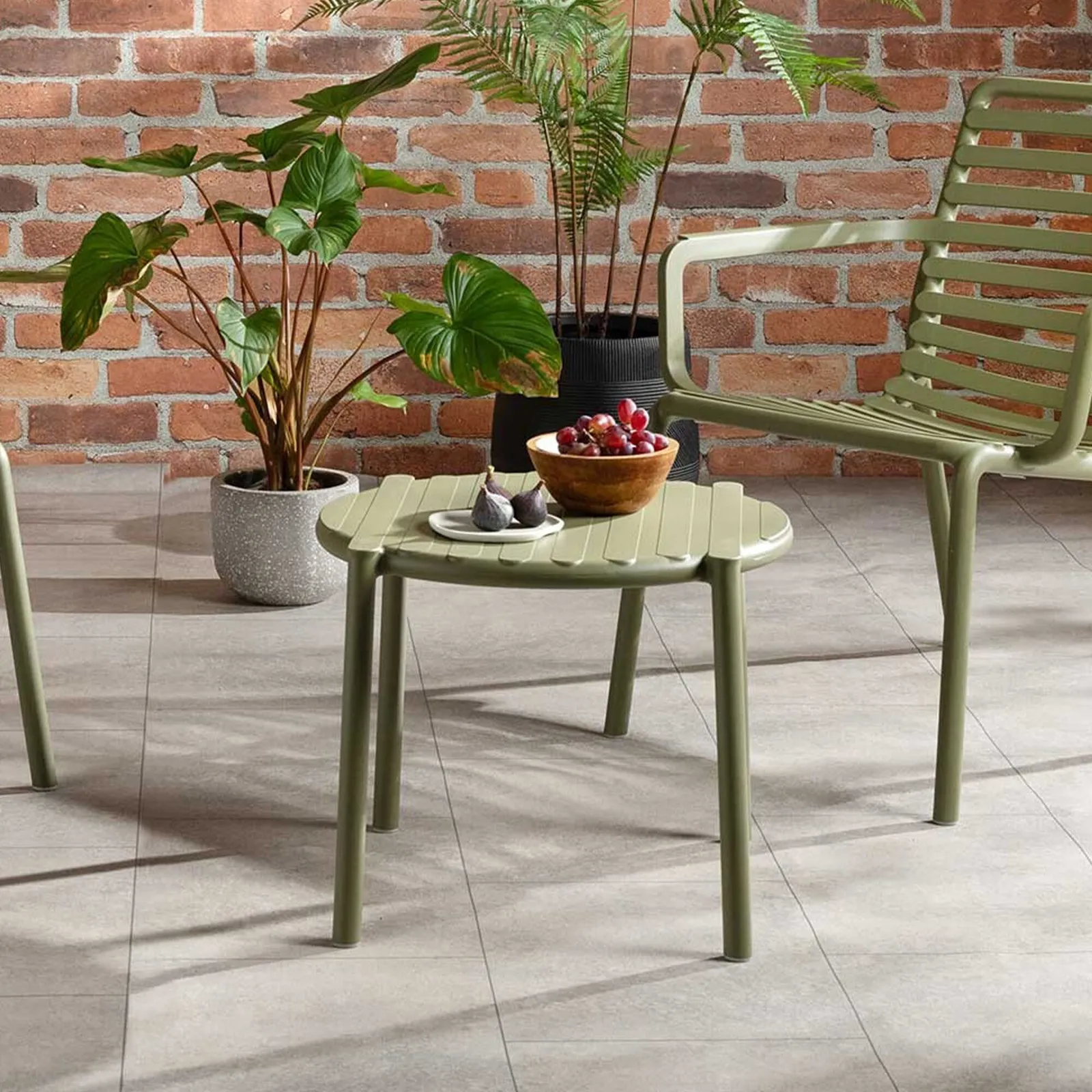 Lima Coffee Table, Round, Recycled Plastic, Green | Barker & Stonehouse 1
