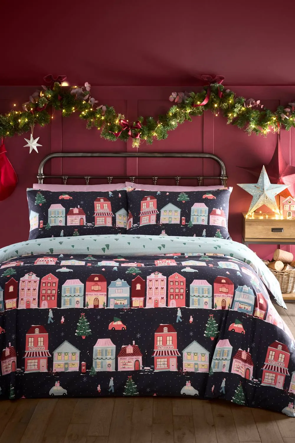 Fusion 'Christmas Houses' Easy Care Festive Duvet Cover Set in Navy