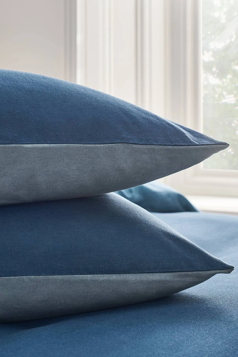 CHRISTY 'Relaxed Linen' Washed Finish Reversible Standard Pillowcase Pair in Blue 3
