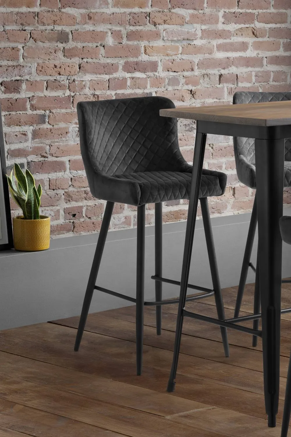 Julian Bowen Luxe Diamond Quilted Upholstered Bar Stool (Set of 2) in Grey 1