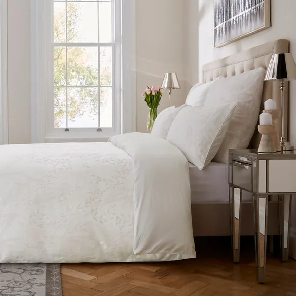 Dorma Luxe Wisteria Ivory Duvet Cover and Pillowcase Set 3