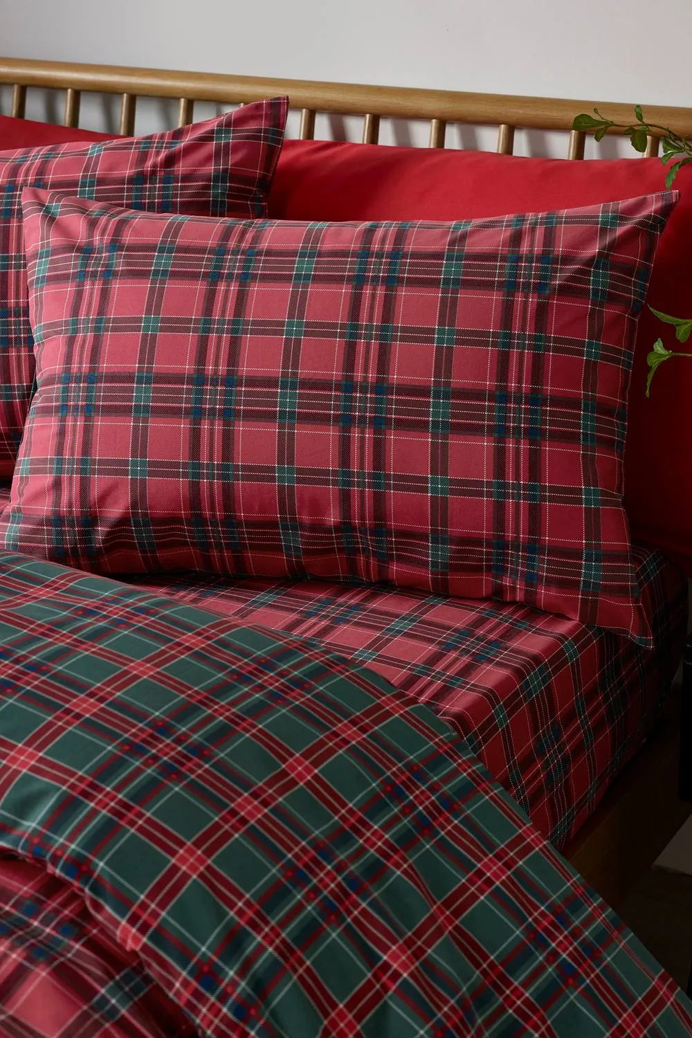 Catherine Lansfield Tartan Check Reversible Duvet Cover Set in Red 3